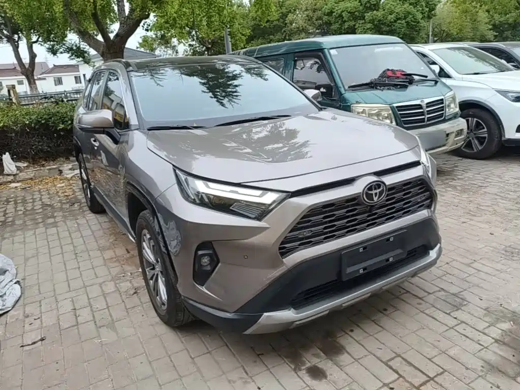 Toyota RAV4 — фото 3
