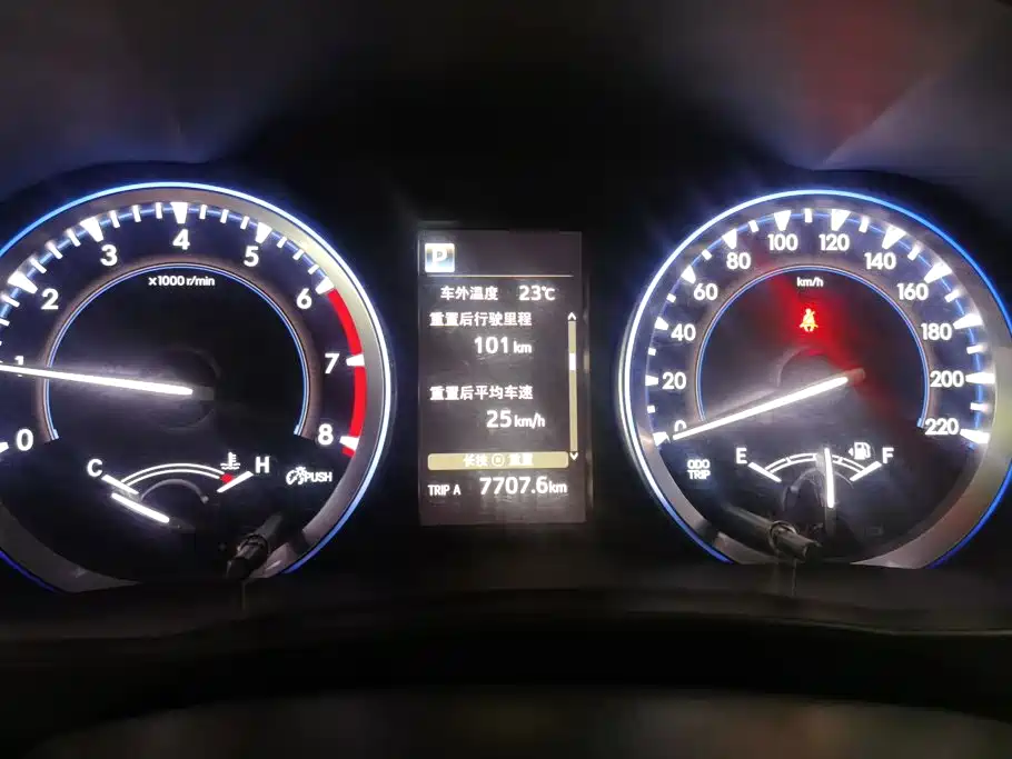 Toyota Highlander — фото 14