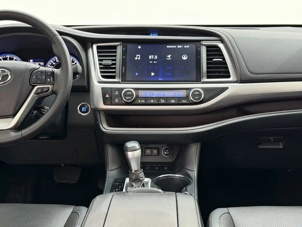 Toyota Highlander — фото 22