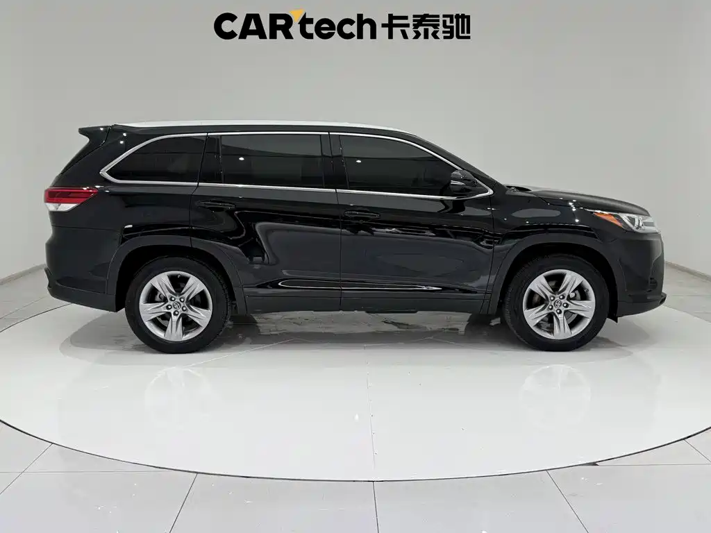 Toyota Highlander — фото 4