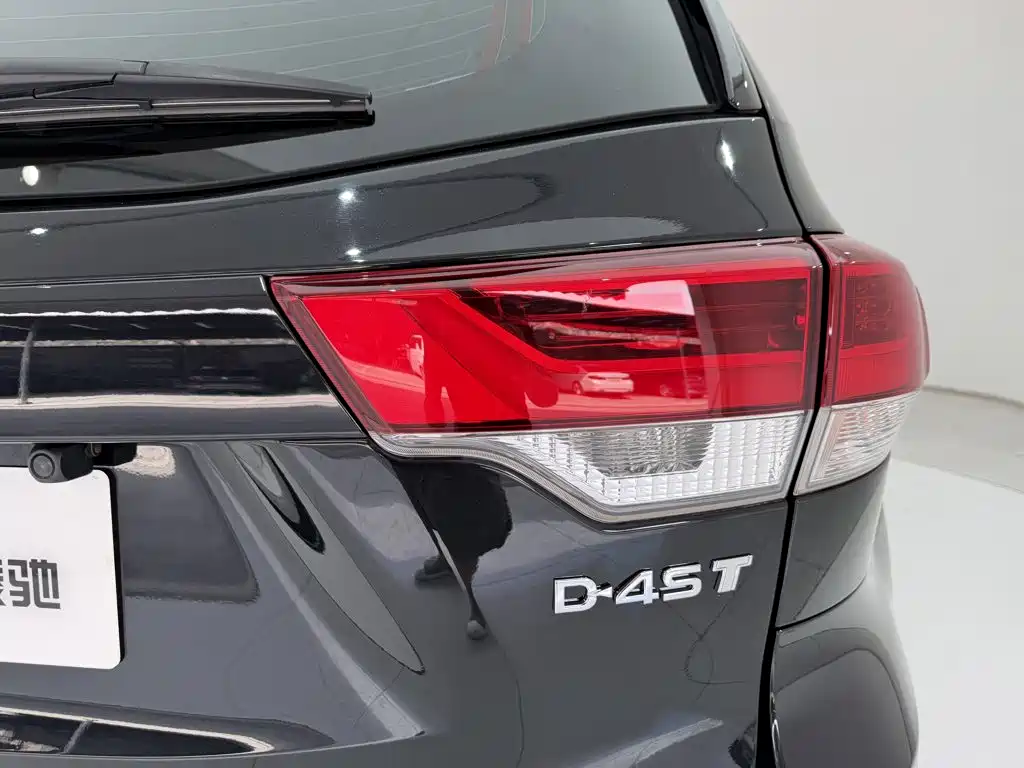 Toyota Highlander — фото 10