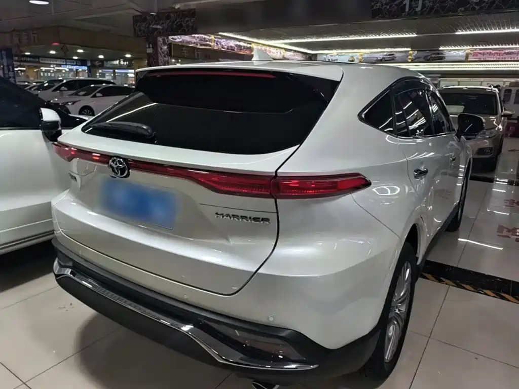 Toyota Harrier — фото 4