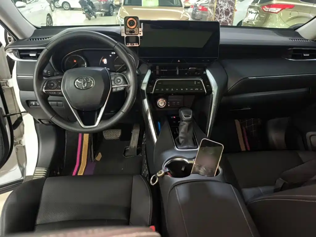 Toyota Harrier — фото 5