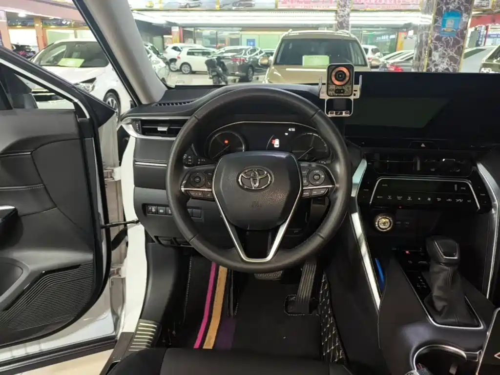 Toyota Harrier — фото 6