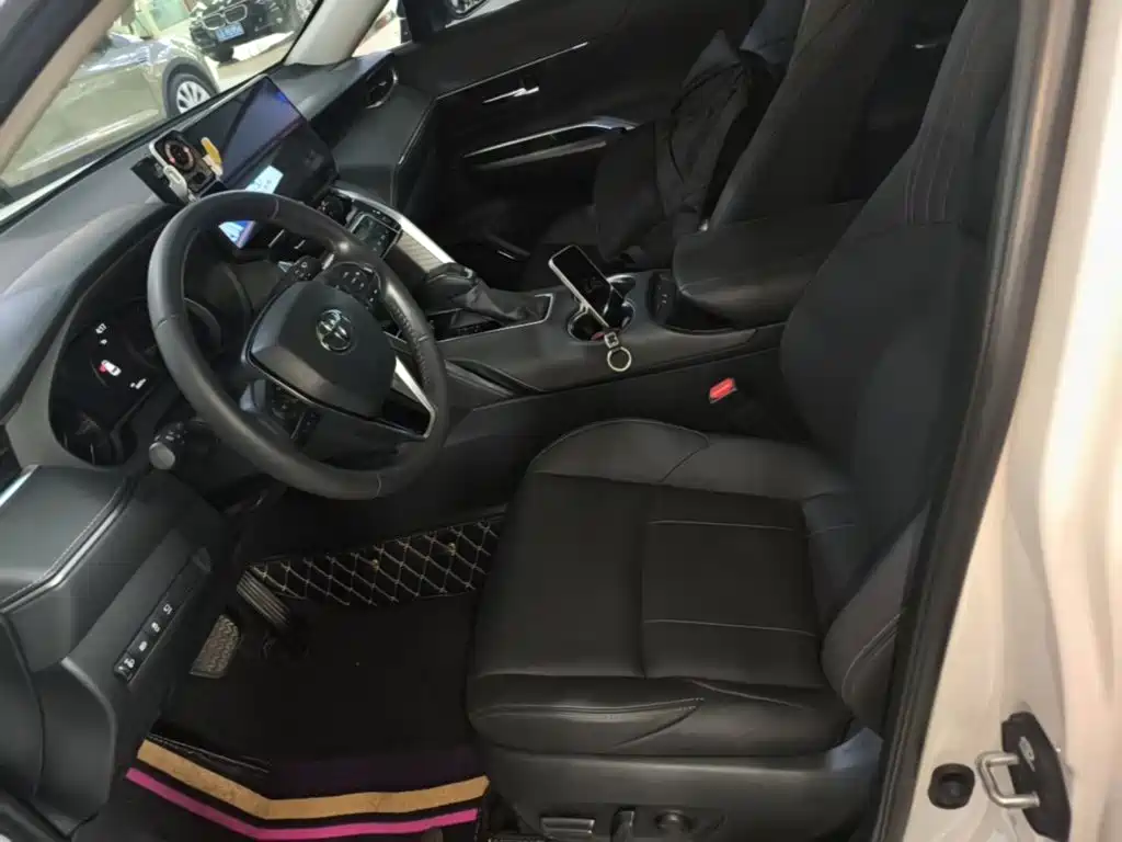 Toyota Harrier — фото 10