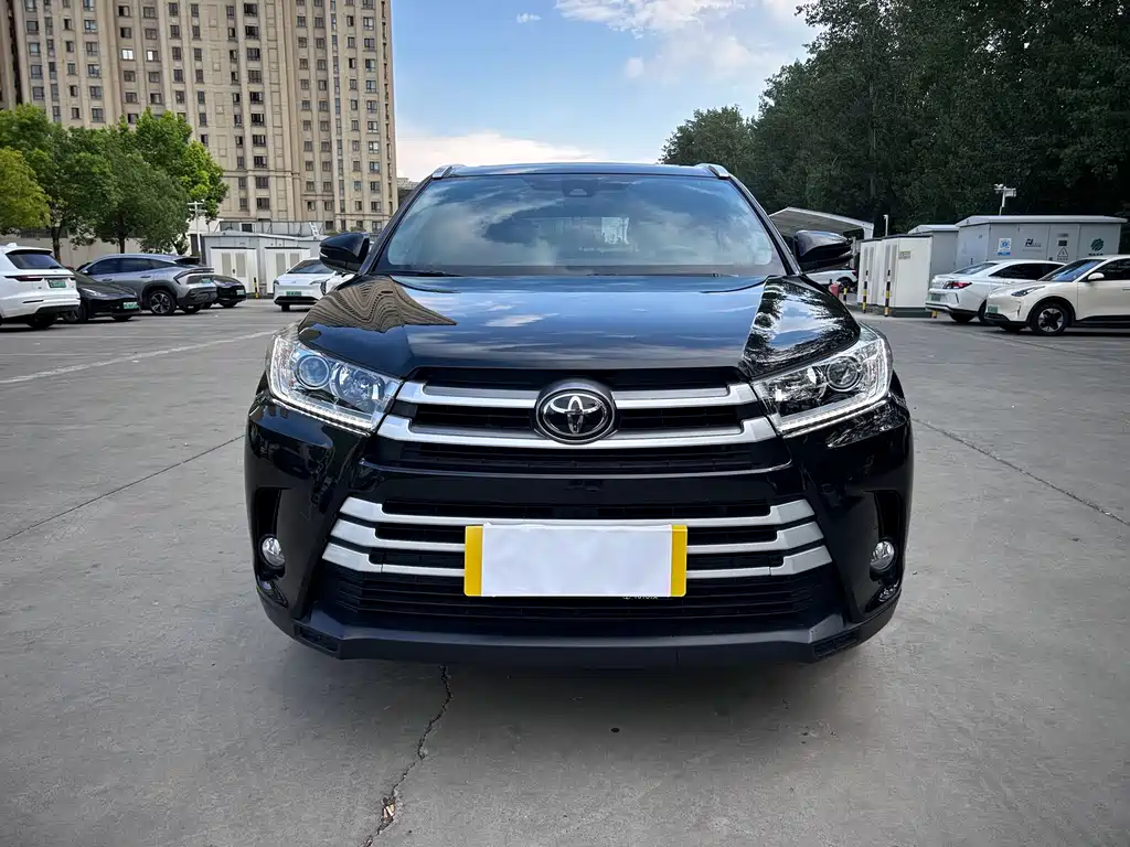Toyota Highlander — фото 2