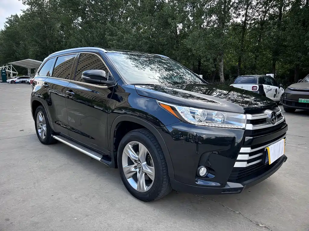 Toyota Highlander — фото 3