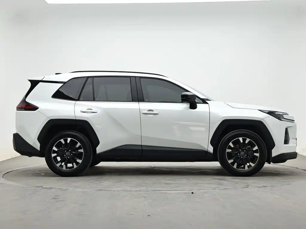 Toyota Wildlander — фото 5