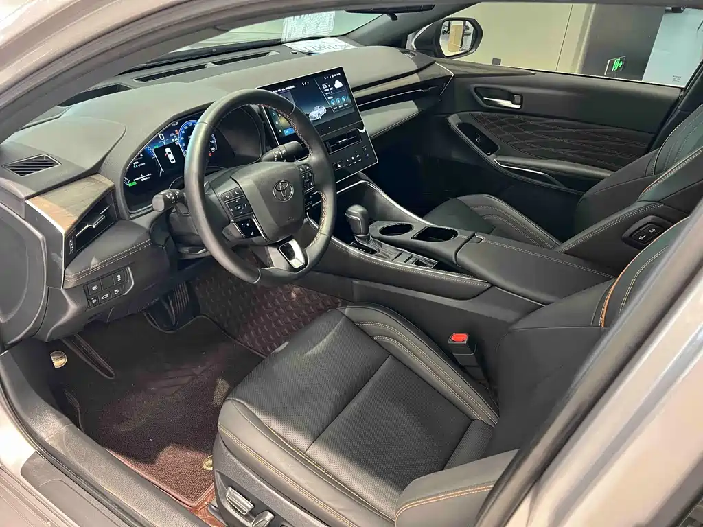 Toyota Avalon — фото 10