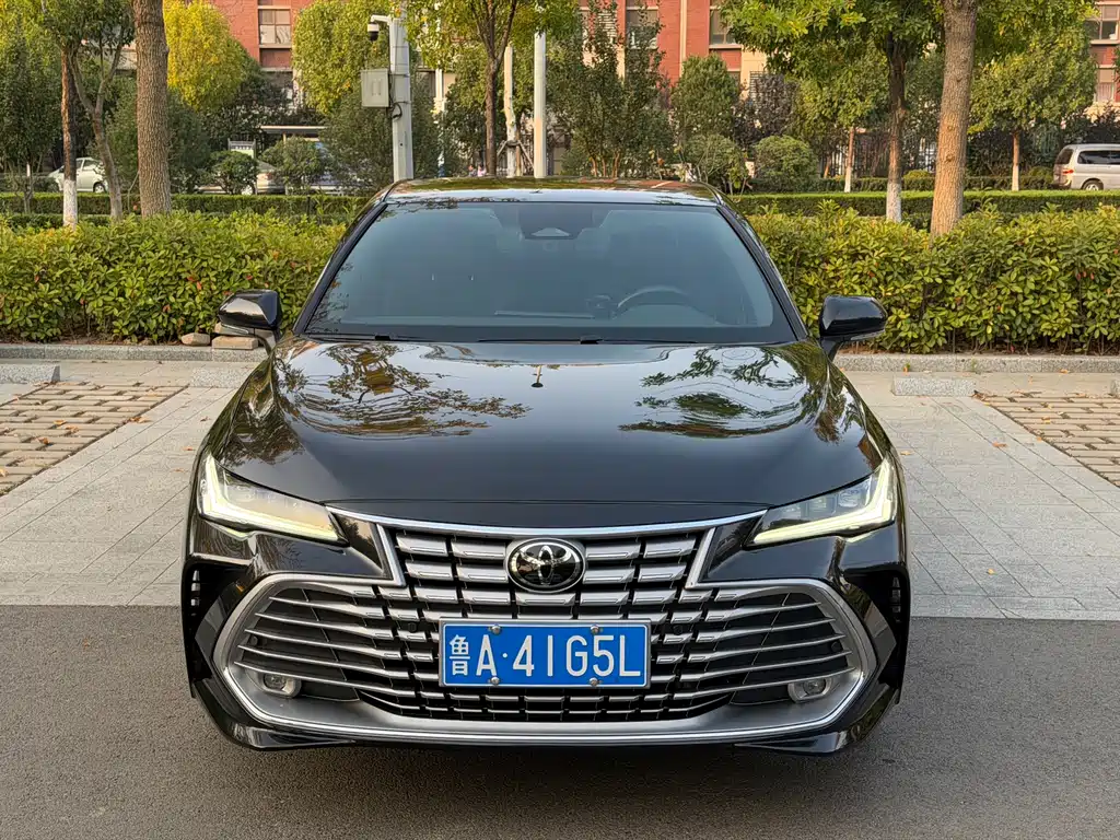Toyota Avalon — фото 2