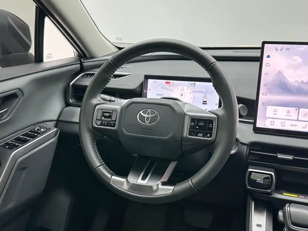 Toyota RAV4 — фото 21