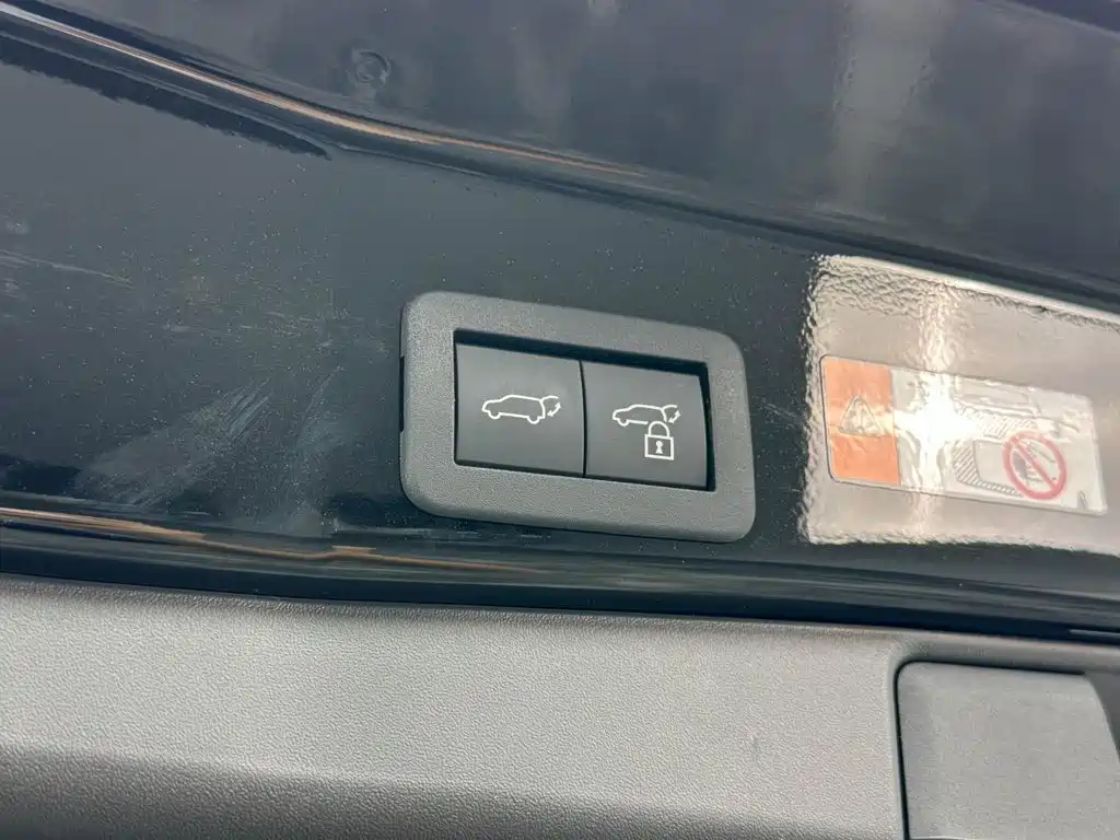 Toyota RAV4 — фото 23