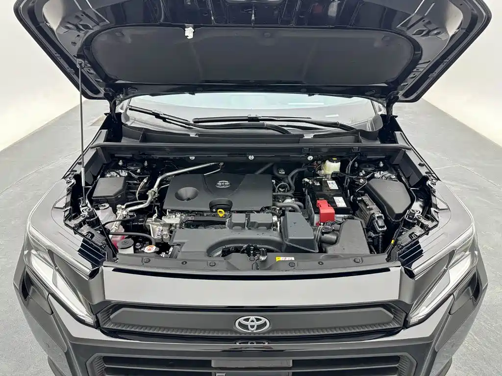 Toyota RAV4 — фото 25