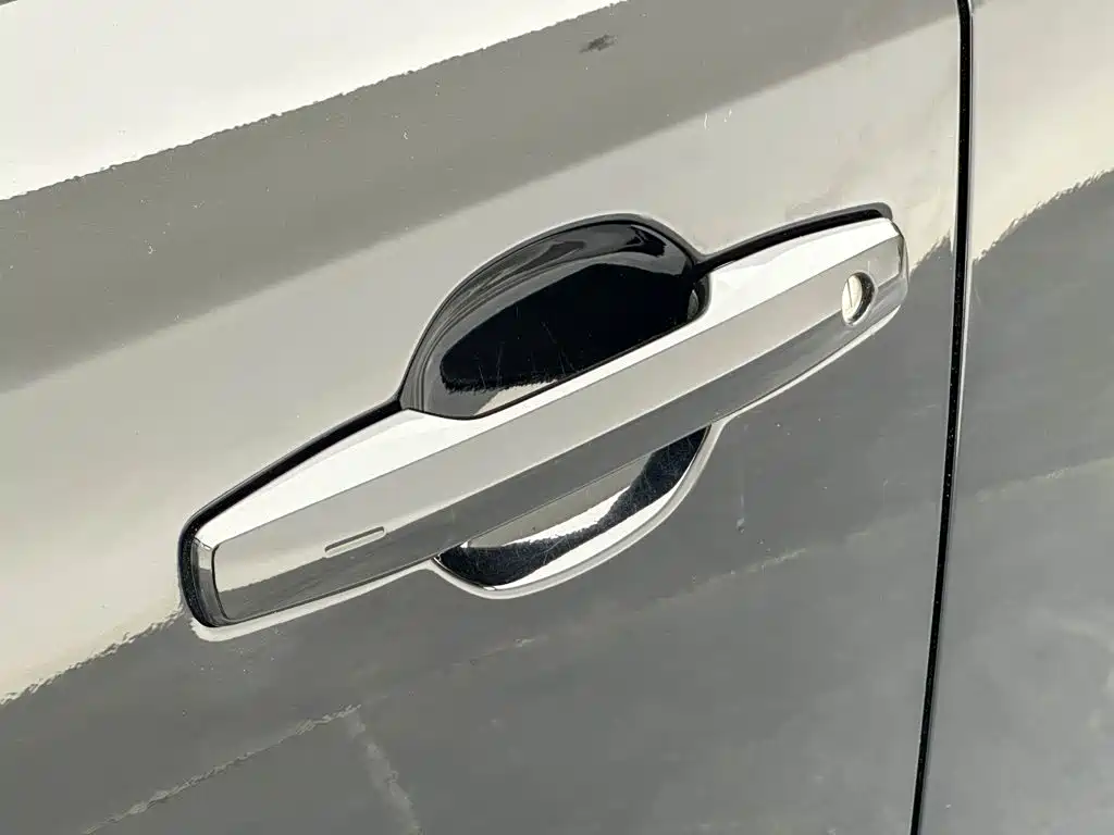 Toyota RAV4 — фото 29