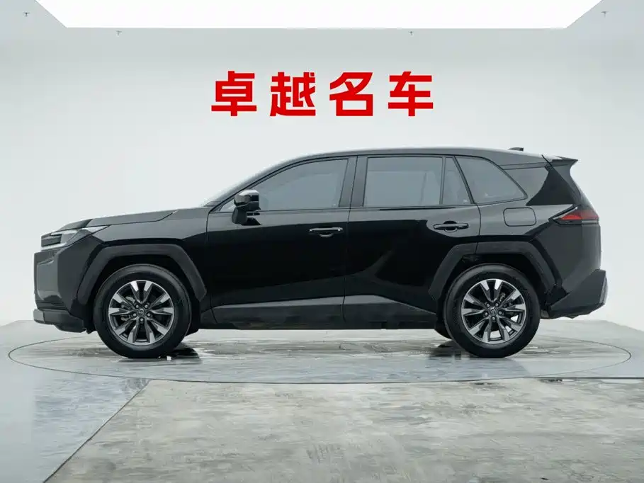 Toyota RAV4 — фото 7