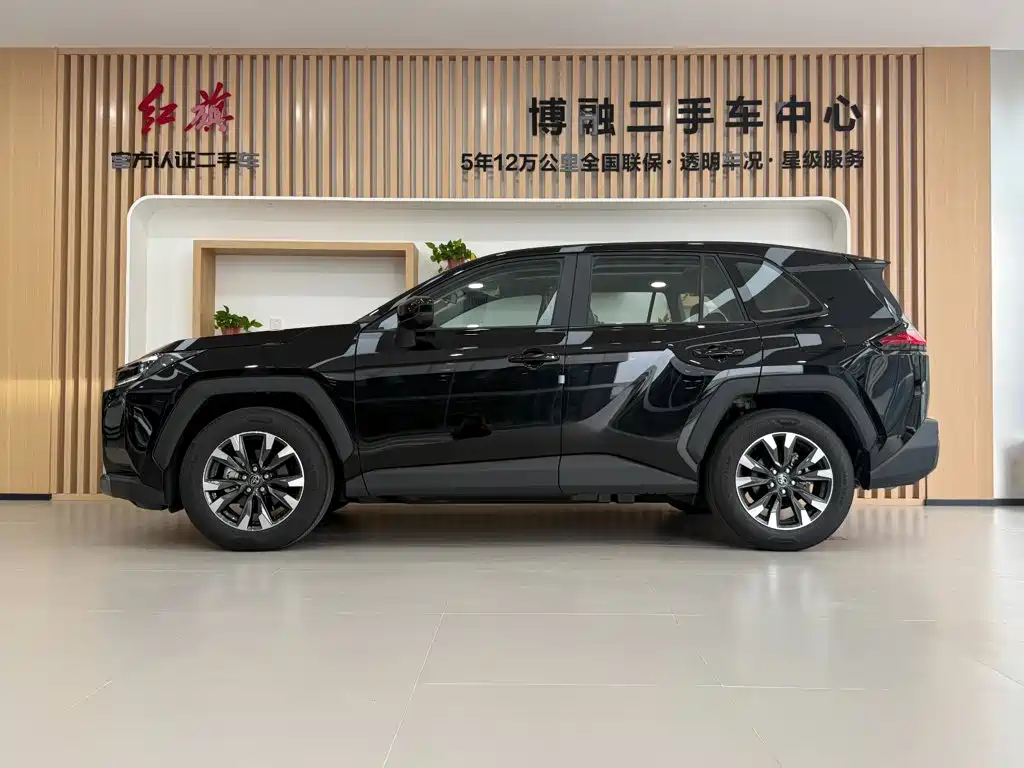 Toyota RAV4 — фото 2