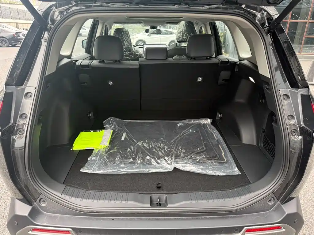 Toyota RAV4 — фото 15