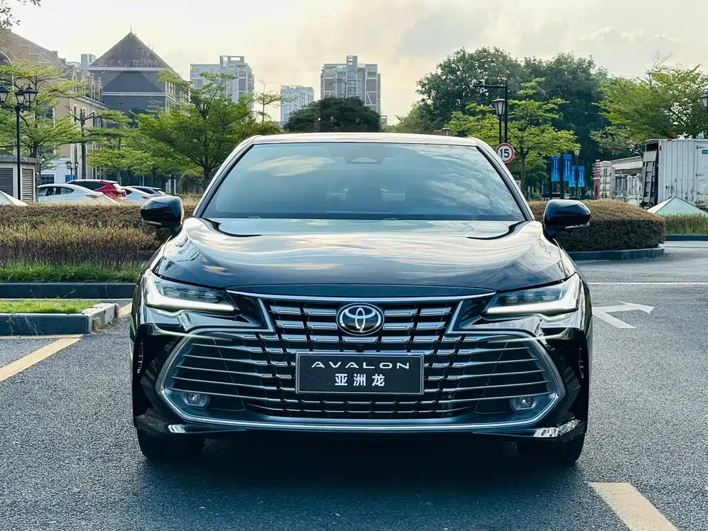 Toyota Avalon — фото 2