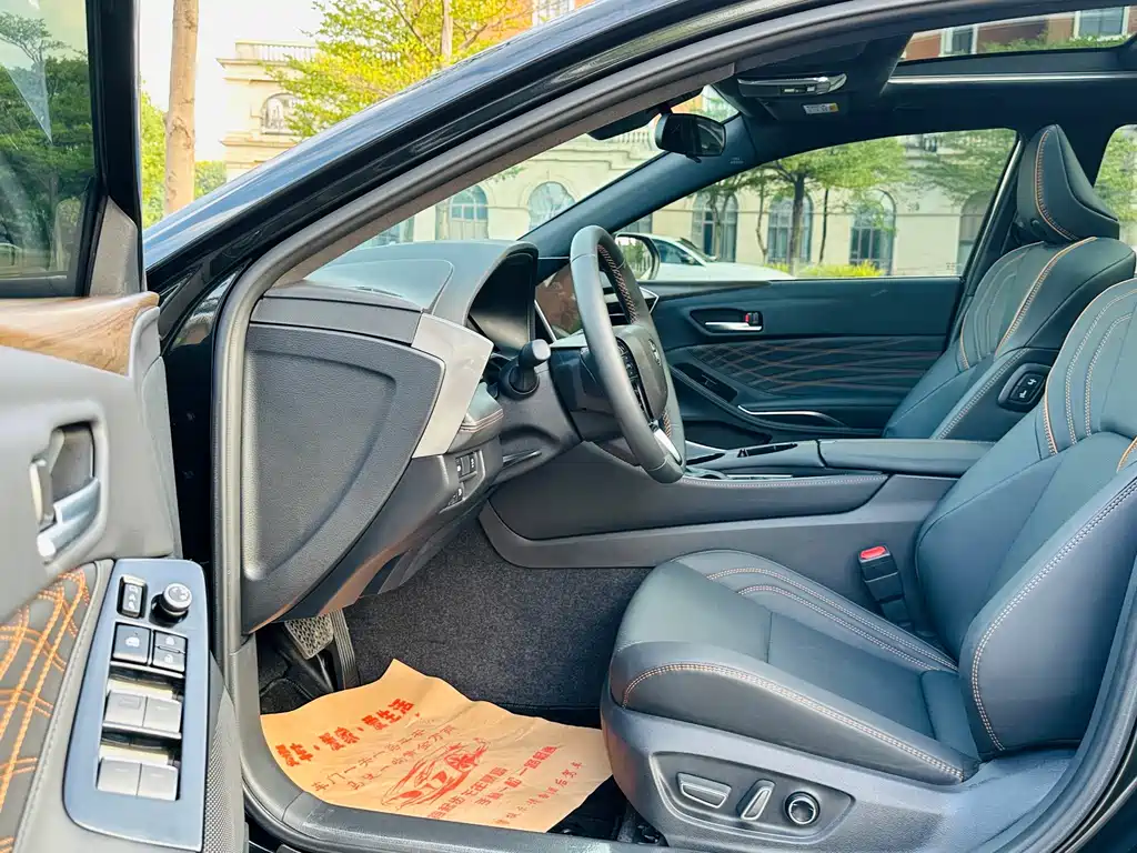 Toyota Avalon — фото 13