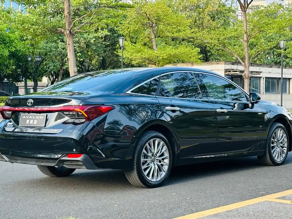 Toyota Avalon — фото 4