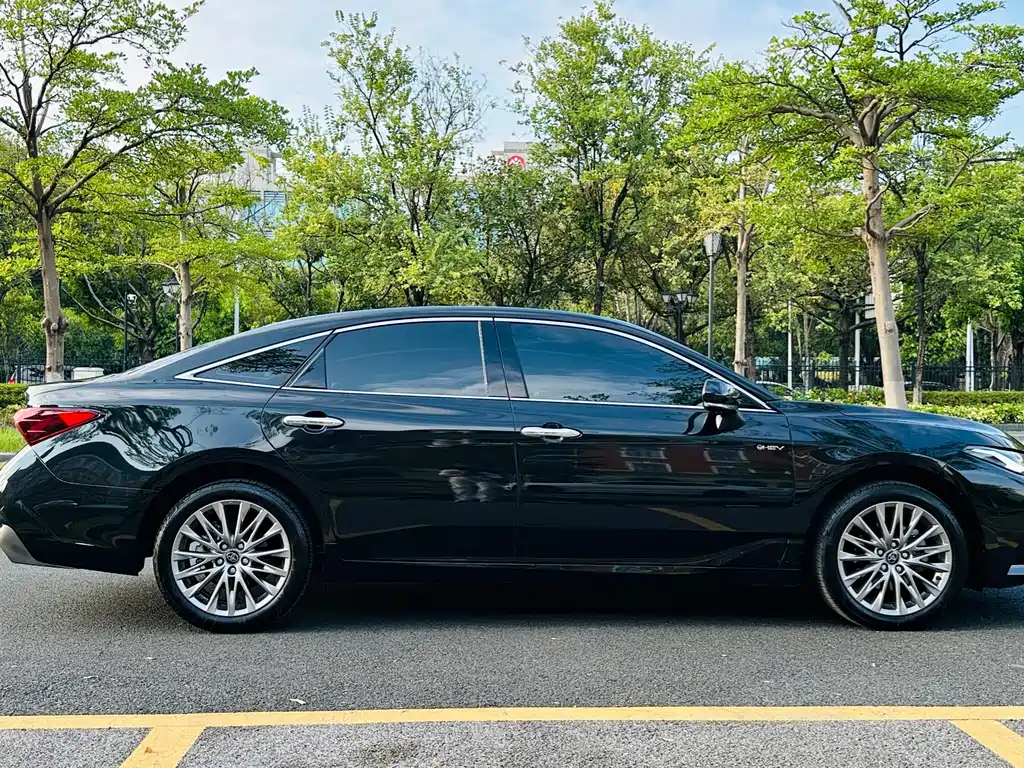 Toyota Avalon — фото 7