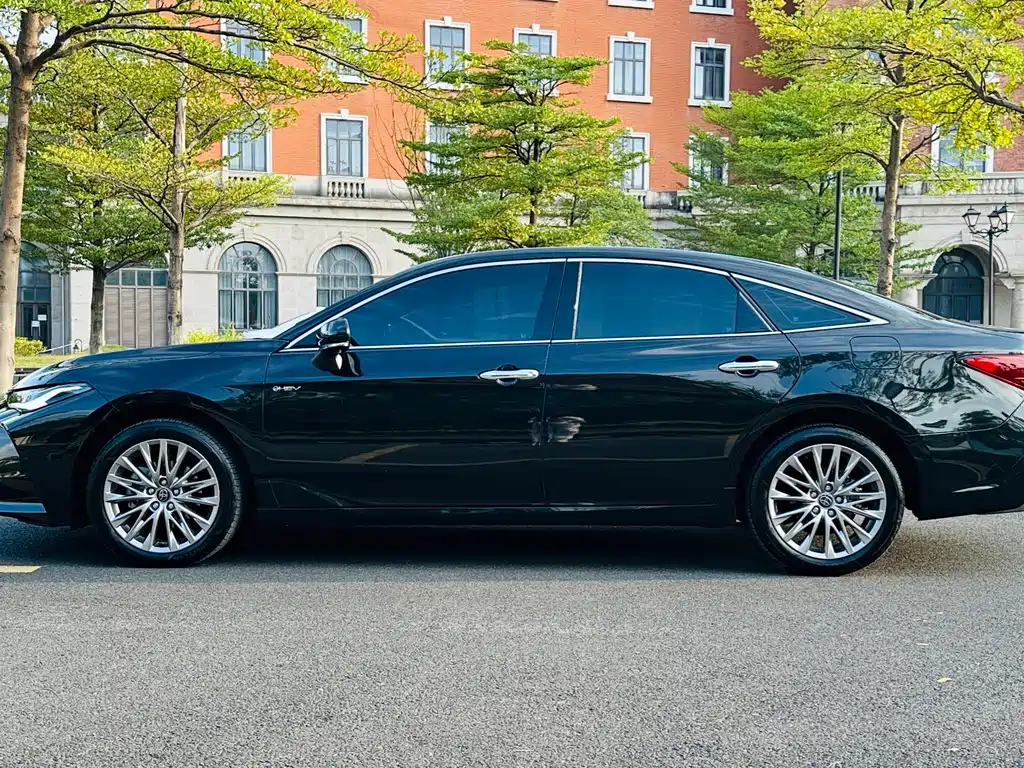 Toyota Avalon — фото 8