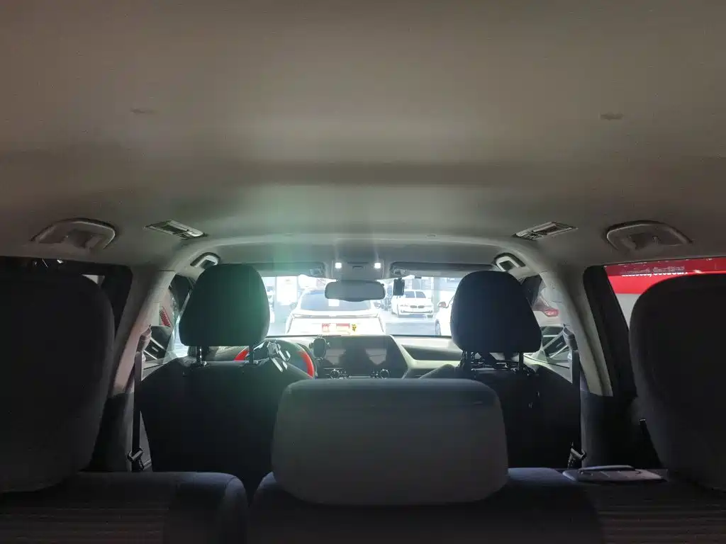 Toyota Highlander — фото 11