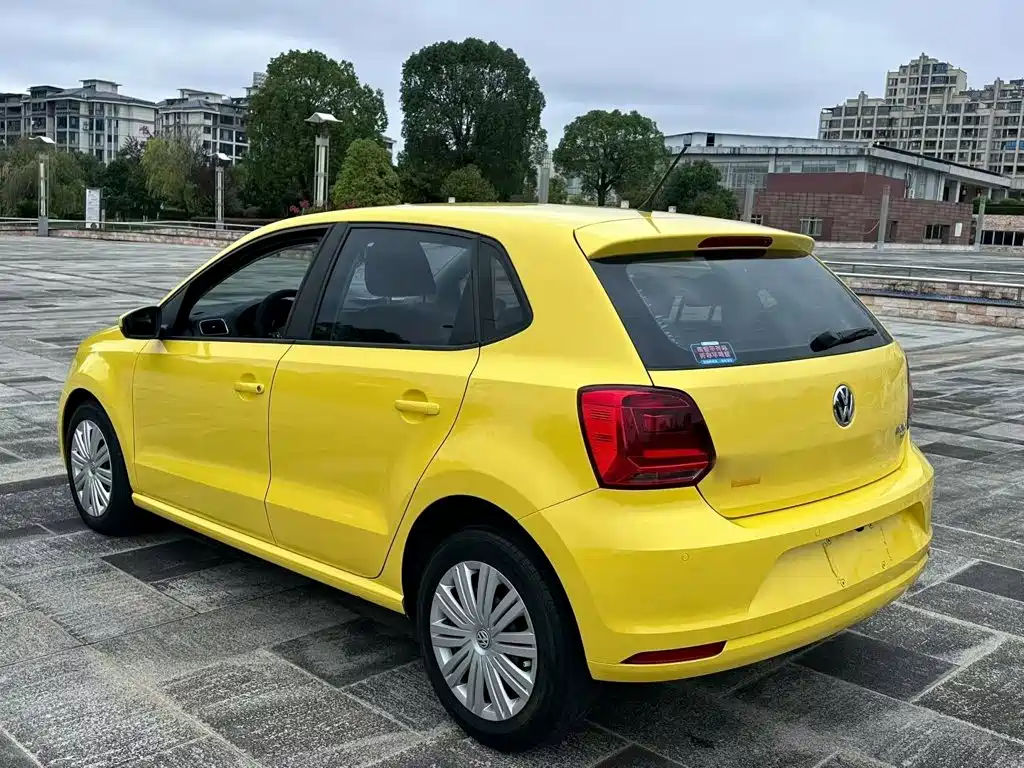 Volkswagen Polo — фото 4