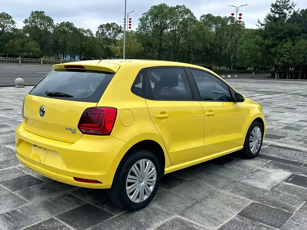 Volkswagen Polo — фото 6