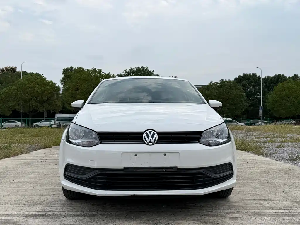 Volkswagen Polo — фото 2