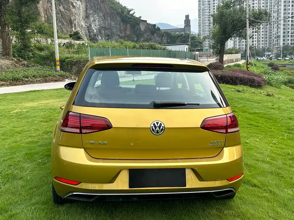 Volkswagen Golf — фото 5