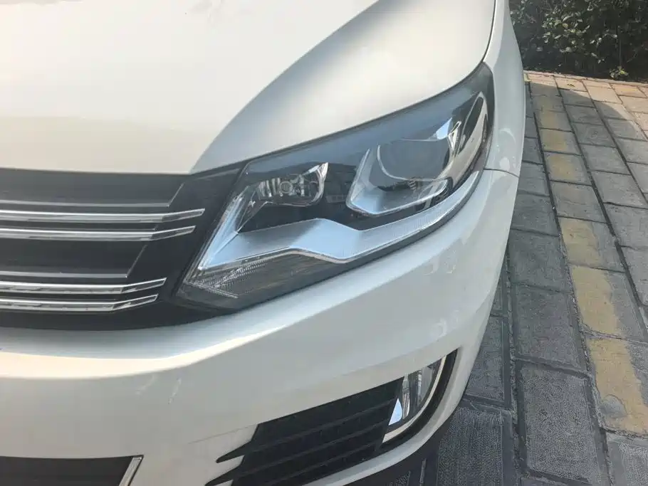 Volkswagen Tiguan — фото 5