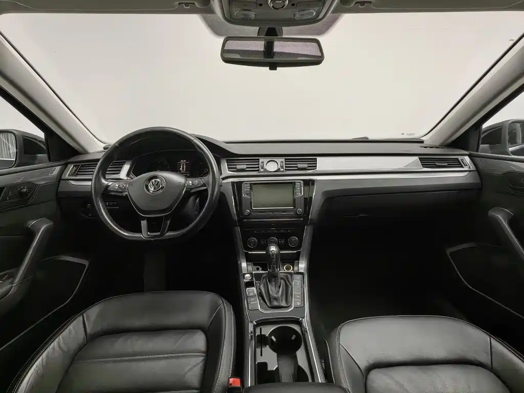 Volkswagen Passat — фото 5