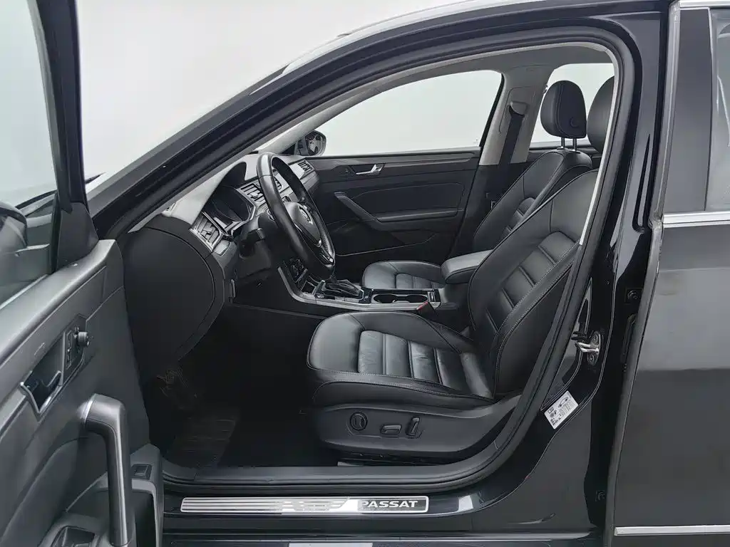 Volkswagen Passat — фото 10
