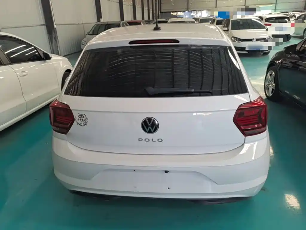 Volkswagen Polo — фото 5