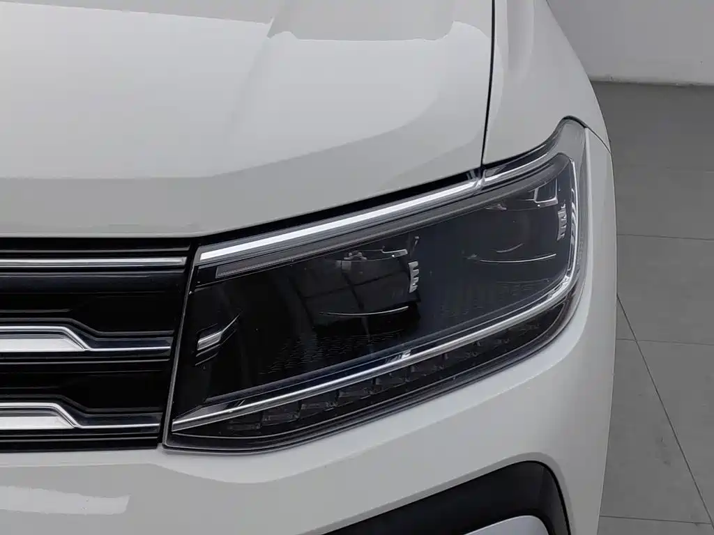 Volkswagen T-Cross — фото 7