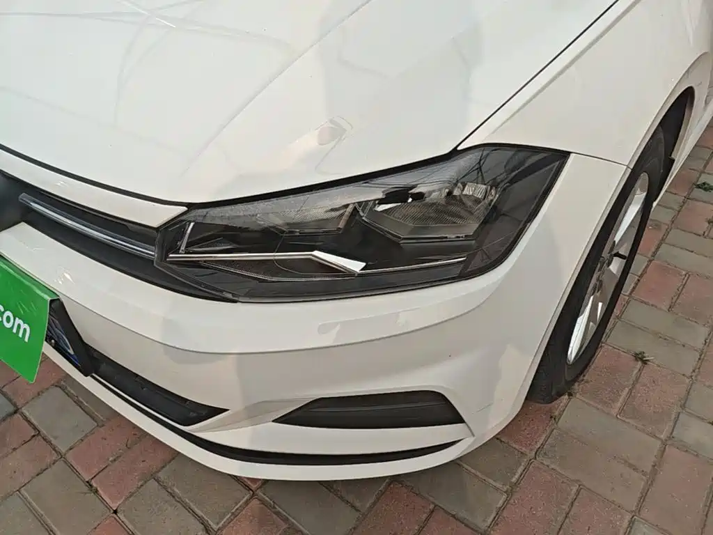 Volkswagen Polo — фото 23