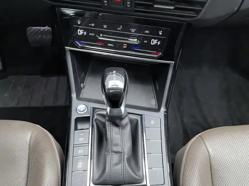 Volkswagen Passat — фото 13