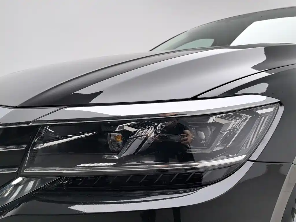 Volkswagen Passat — фото 7