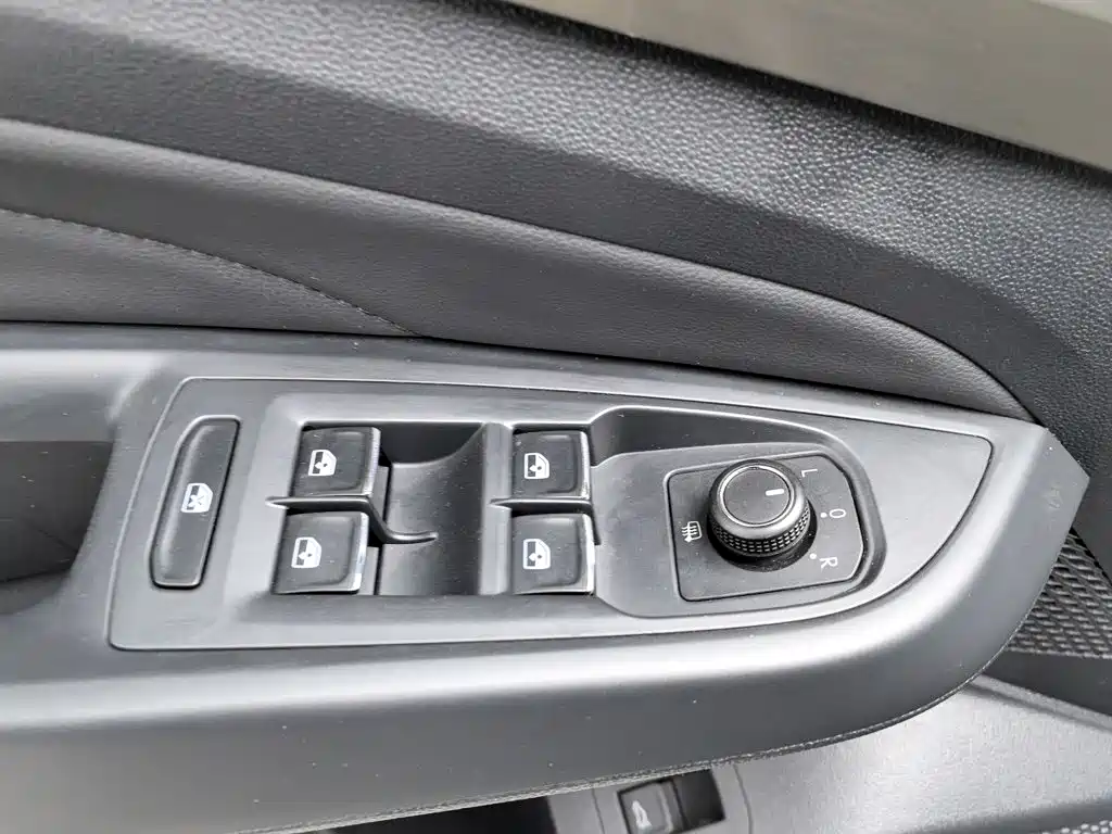 Volkswagen Passat — фото 9