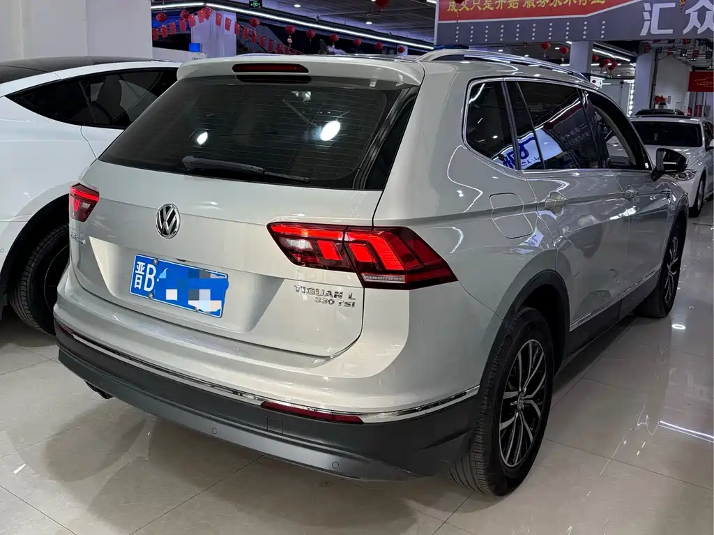 Volkswagen Tiguan L — фото 8