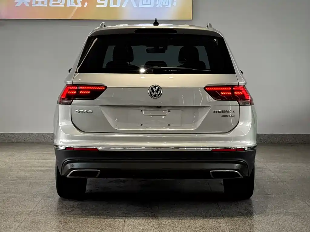 Volkswagen Tiguan L — фото 8