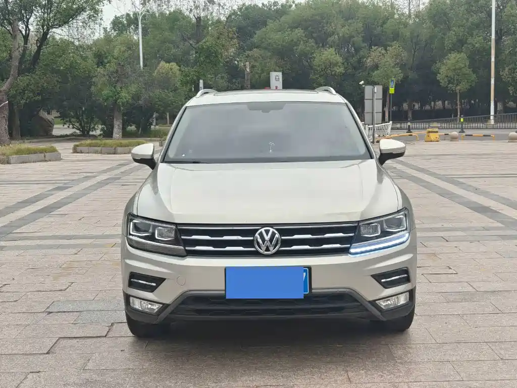 Volkswagen Tiguan L — фото 2