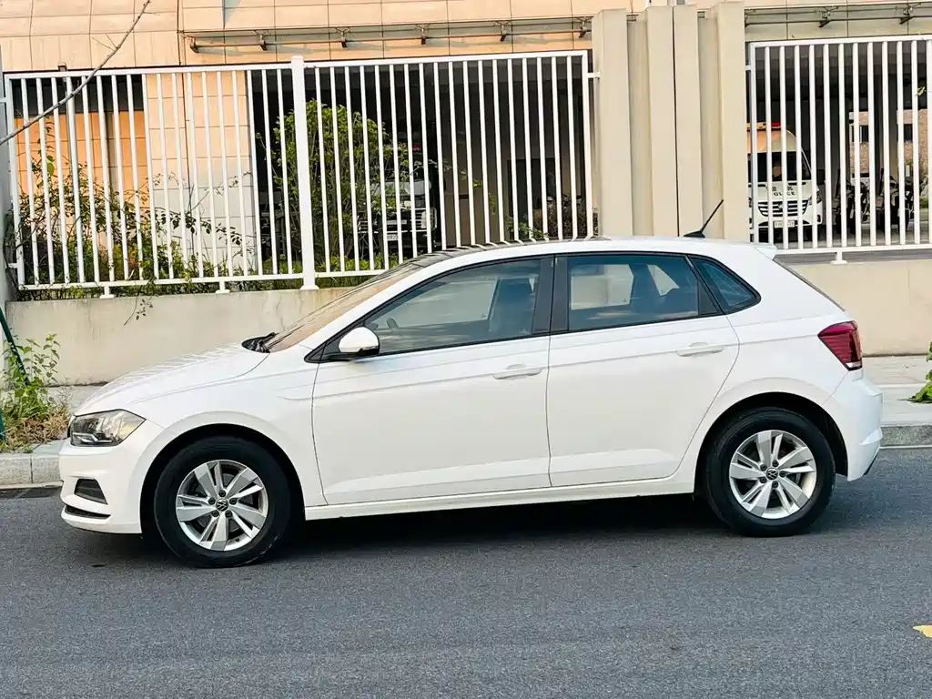 Volkswagen Polo — фото 2