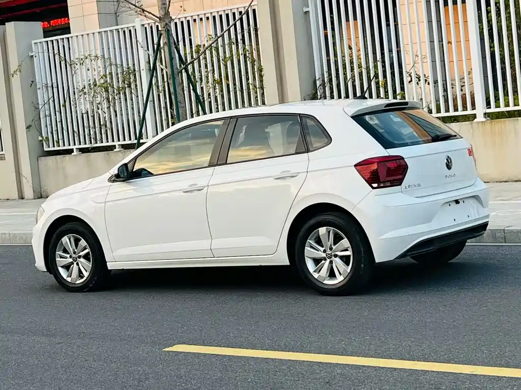 Volkswagen Polo — фото 3