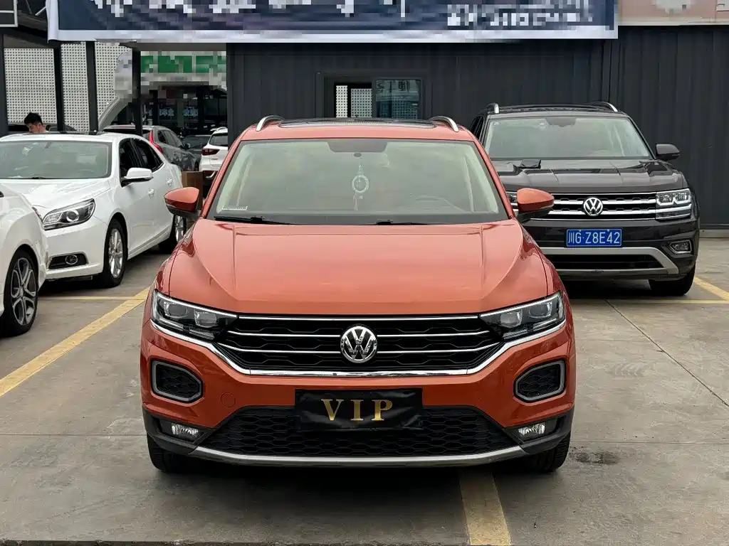 Volkswagen T-Roc — фото 2