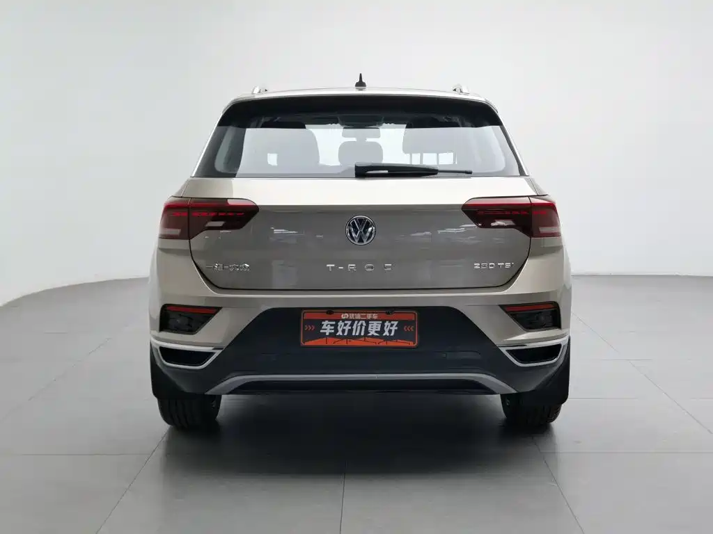 Volkswagen T-Roc — фото 4