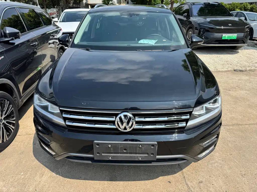 Volkswagen Tiguan L — фото 2