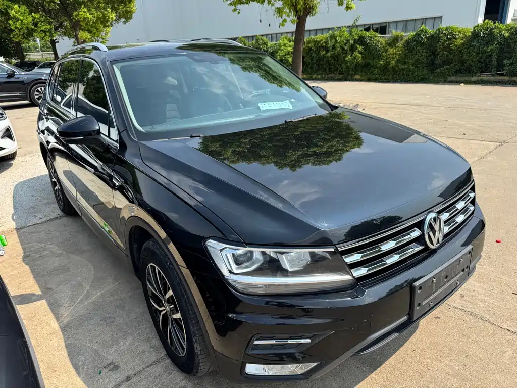 Volkswagen Tiguan L — фото 3