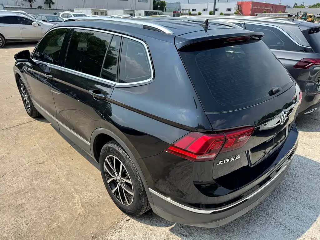Volkswagen Tiguan L — фото 8